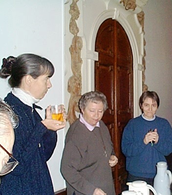 Links de nieuwe Assistente Zr. Alice Terrettaz, Den Haag november 2005.