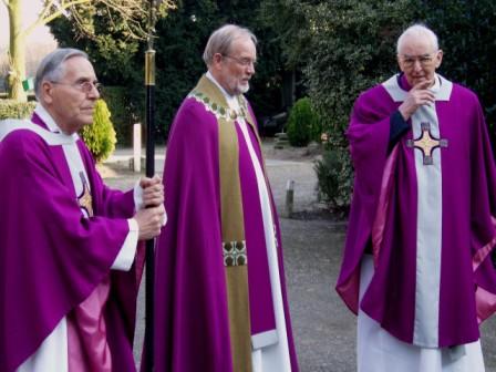 De celebranten vlnr: Jan van Haandel uit Bergharen; Piet Kramer, Provinciaal en Bob Geertman.