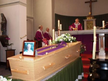 Concelebrant Jan van Harmelen, die missionaris was in Rwanda