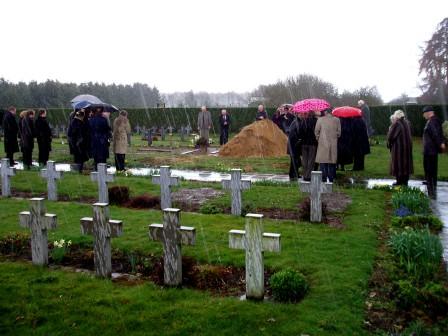 De regen bevrucht de graankorrel, die toevertrouwd is aan de aarde...