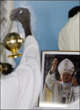 Mis voor de Paus in Abidjan Ivoorkust, op 8 april. AFP
